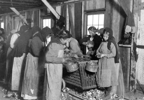 lewis-hine-oyster-shuckers-bayou-la-batre-alabama-1911